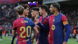 زملاء أراوخو في برشلونة يعبرون عن دعمهم له