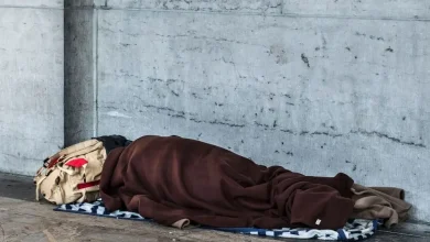 المساجد والعمل الإنساني في كتالونيا: غياب محيّر عن دعم المشردين.