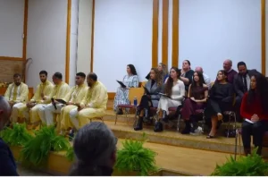 أداء مجموعة اليسر للموشحات والأناشيد الدينية