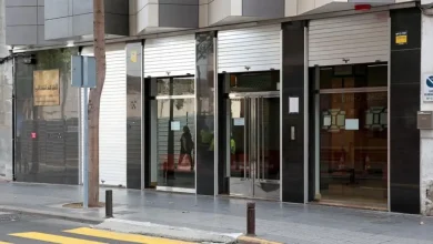 معاناة المغاربة في جزر الكناري والبليار: بُعد القنصليات وغياب الحلول.