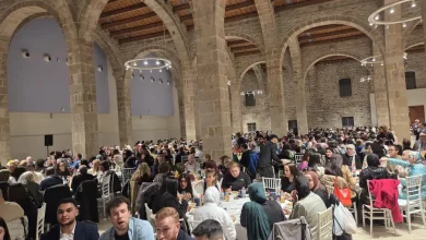 إفطار رمضاني برشلونة يكشف إخفاقًا تنظيميًا صارخًا: مدعوون بلا طعام والمنظمون يعتذرون